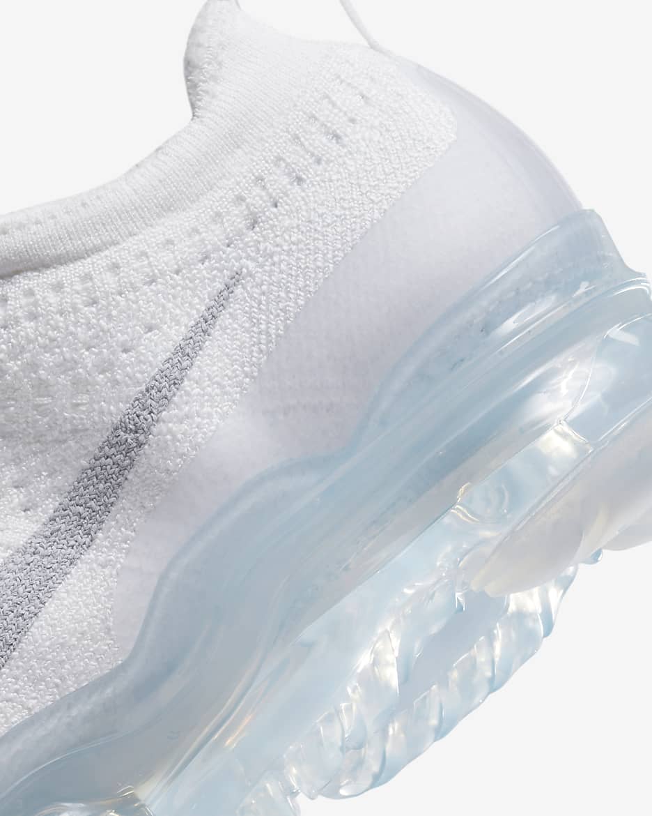 Nike triple shops white vapormax